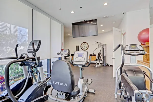 $8,000 | 5510 North Ocean Drive, Unit 14D, Singer Island, FL 33404