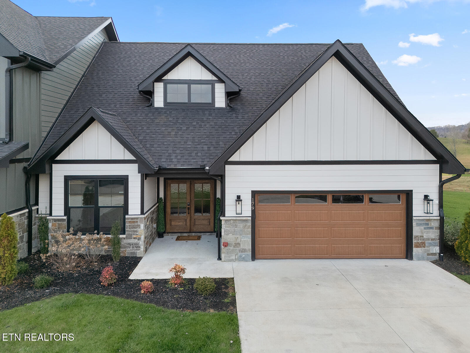 179 Island Circle Loudon, TN 37774 - Photo 1 of 48 DJI_20251209055301_0377_D