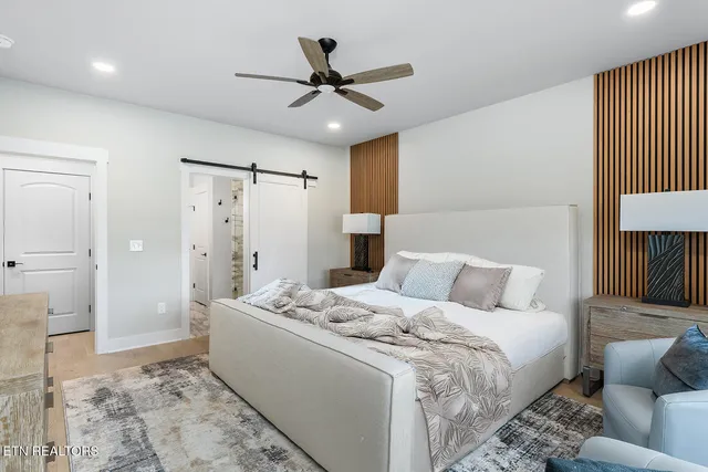 $925,000 | 179 Island Circle, Loudon, TN 37774