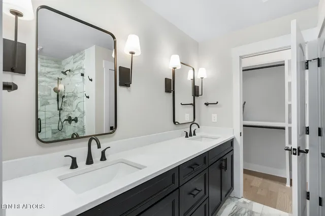 $925,000 | 179 Island Circle, Loudon, TN 37774