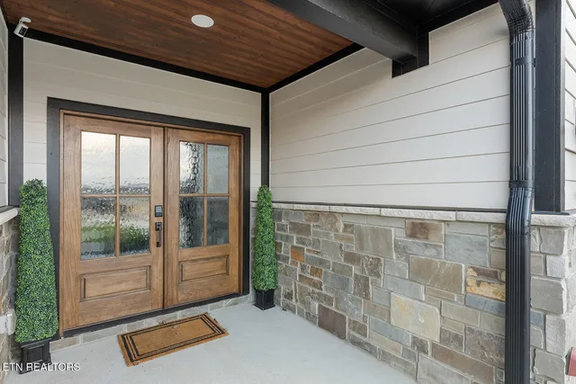 $925,000 | 179 Island Circle, Loudon, TN 37774