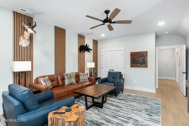 $925,000 | 179 Island Circle, Loudon, TN 37774