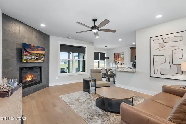 $925,000 | 179 Island Circle, Loudon, TN 37774