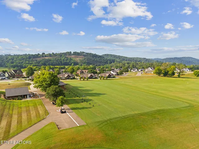 $925,000 | 179 Island Circle, Loudon, TN 37774