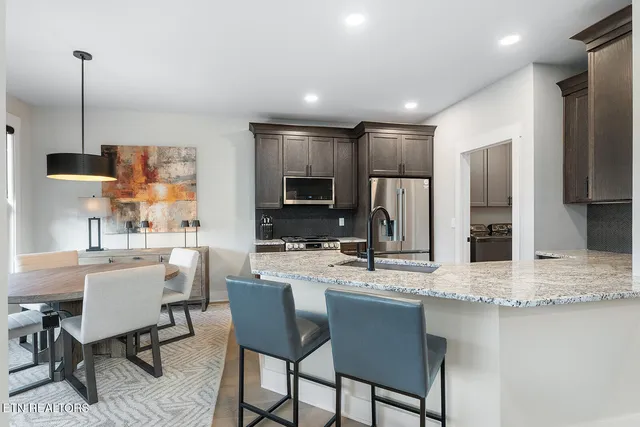 $925,000 | 179 Island Circle, Loudon, TN 37774