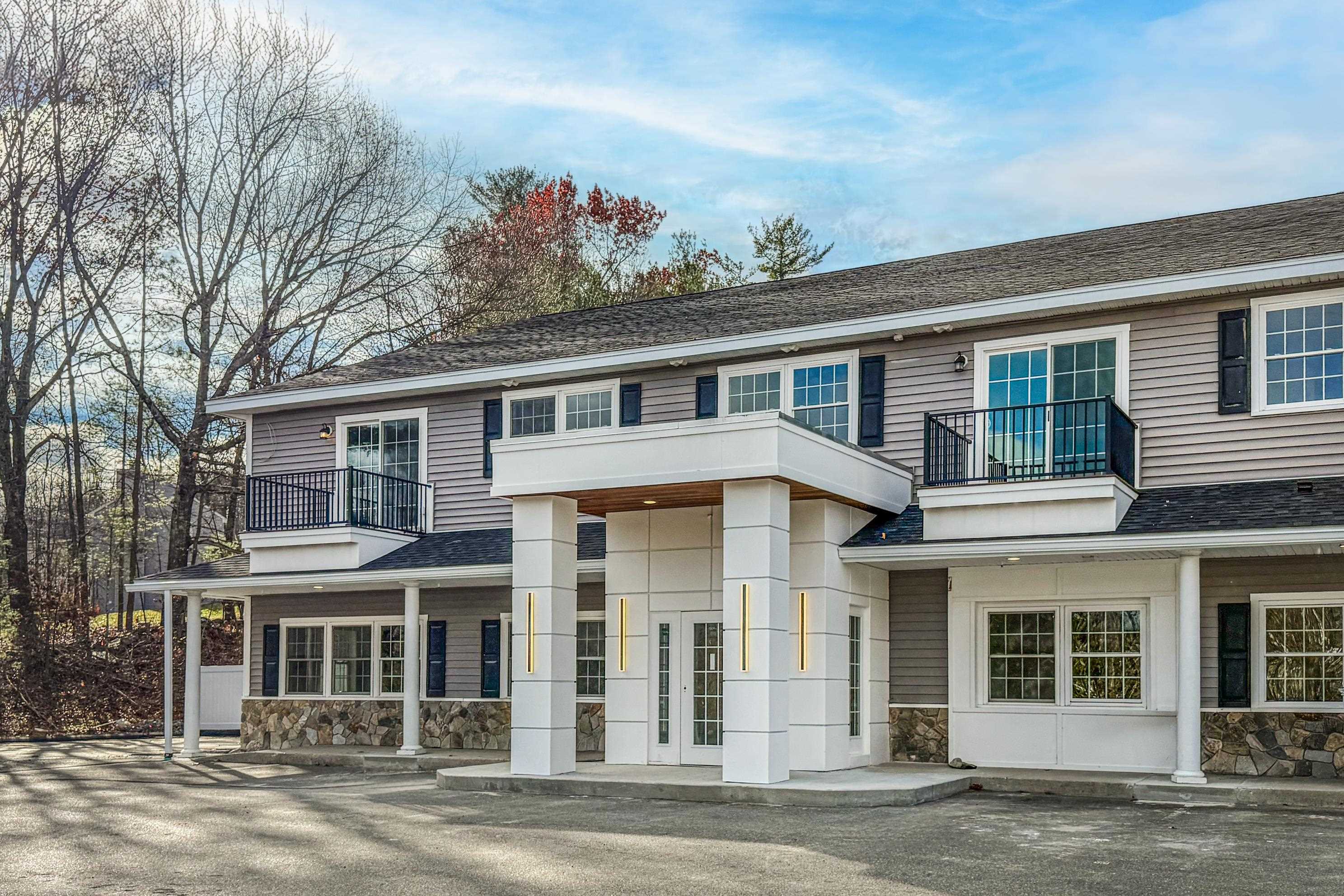 384 Main Street, Unit 203 Salem, NH 03079 - Photo 2 of 35