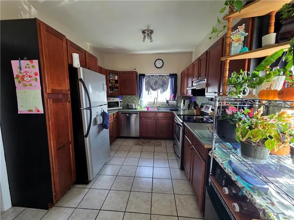 $2,400 | 3103 Pawtucket Avenue, East Providence, RI 02915