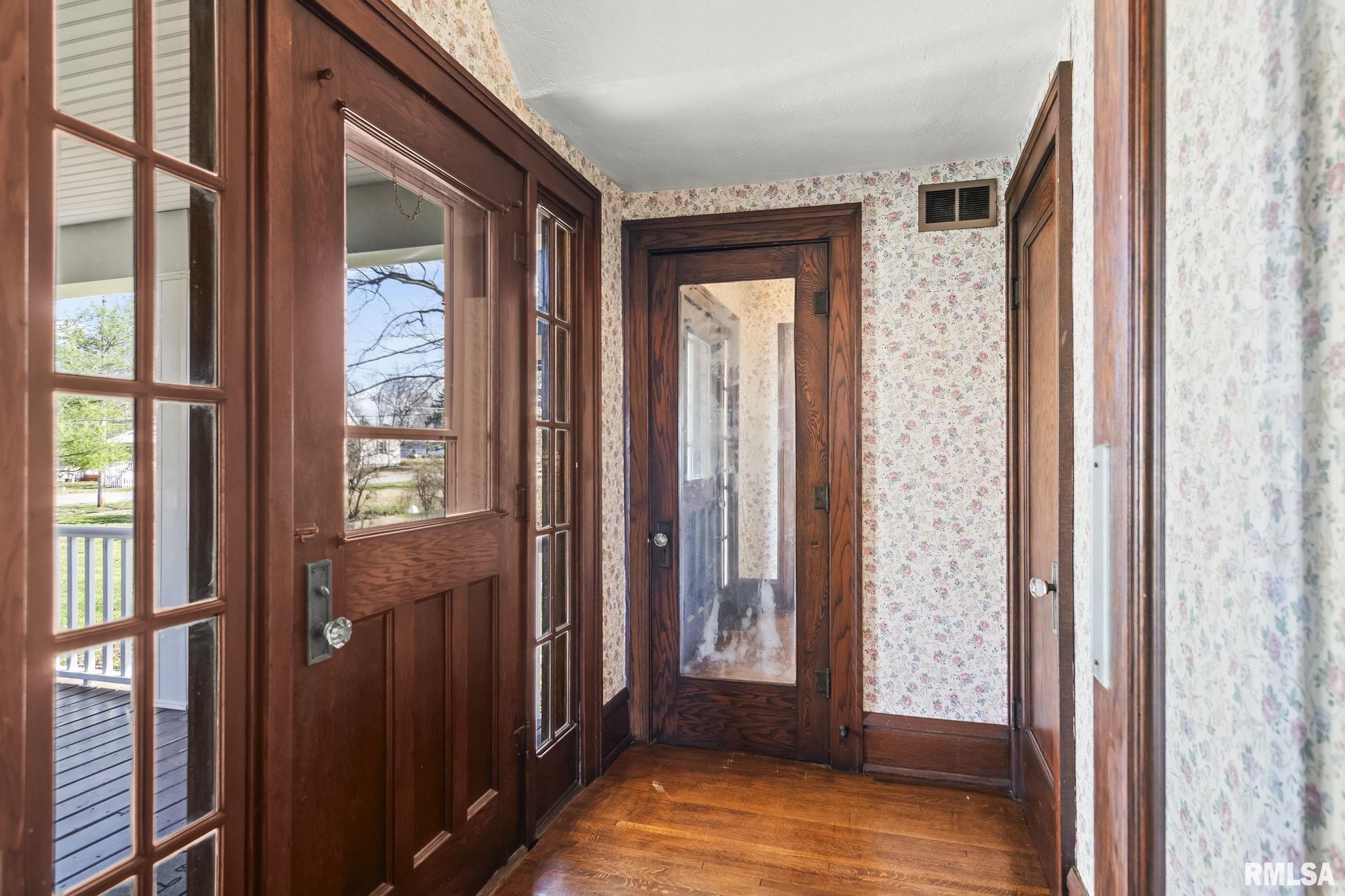 205 South 7th Street Girard, IL 62640 - Photo 15 of 63