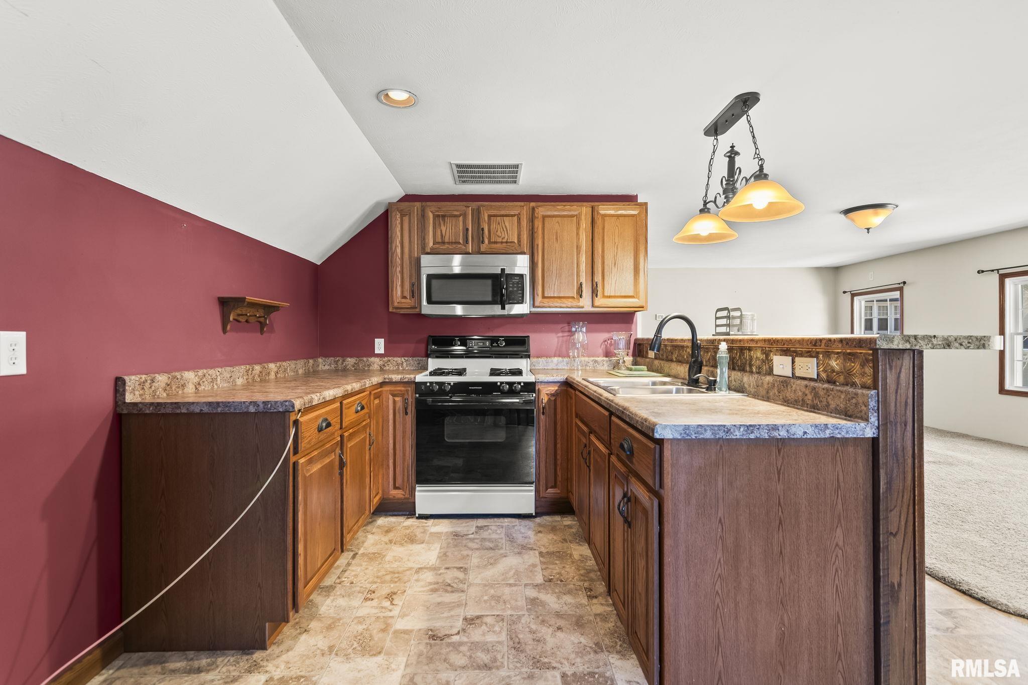 205 South 7th Street Girard, IL 62640 - Photo 39 of 63