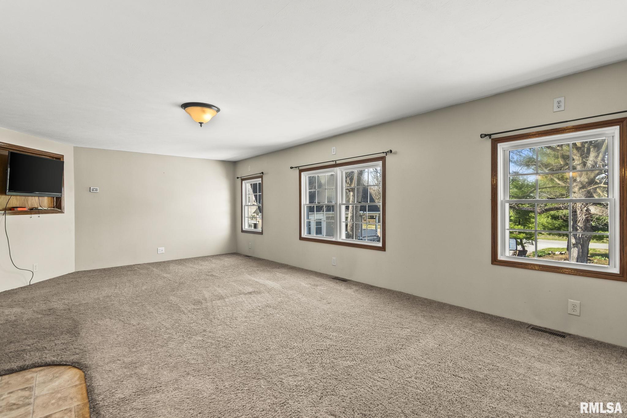 205 South 7th Street Girard, IL 62640 - Photo 45 of 63