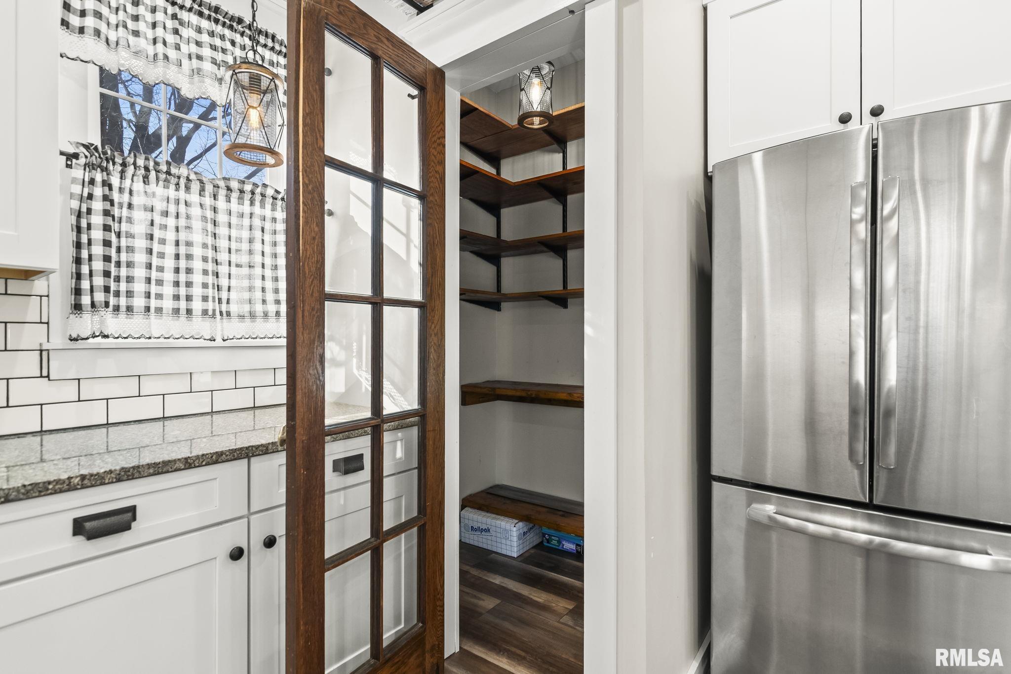 205 South 7th Street Girard, IL 62640 - Photo 7 of 63