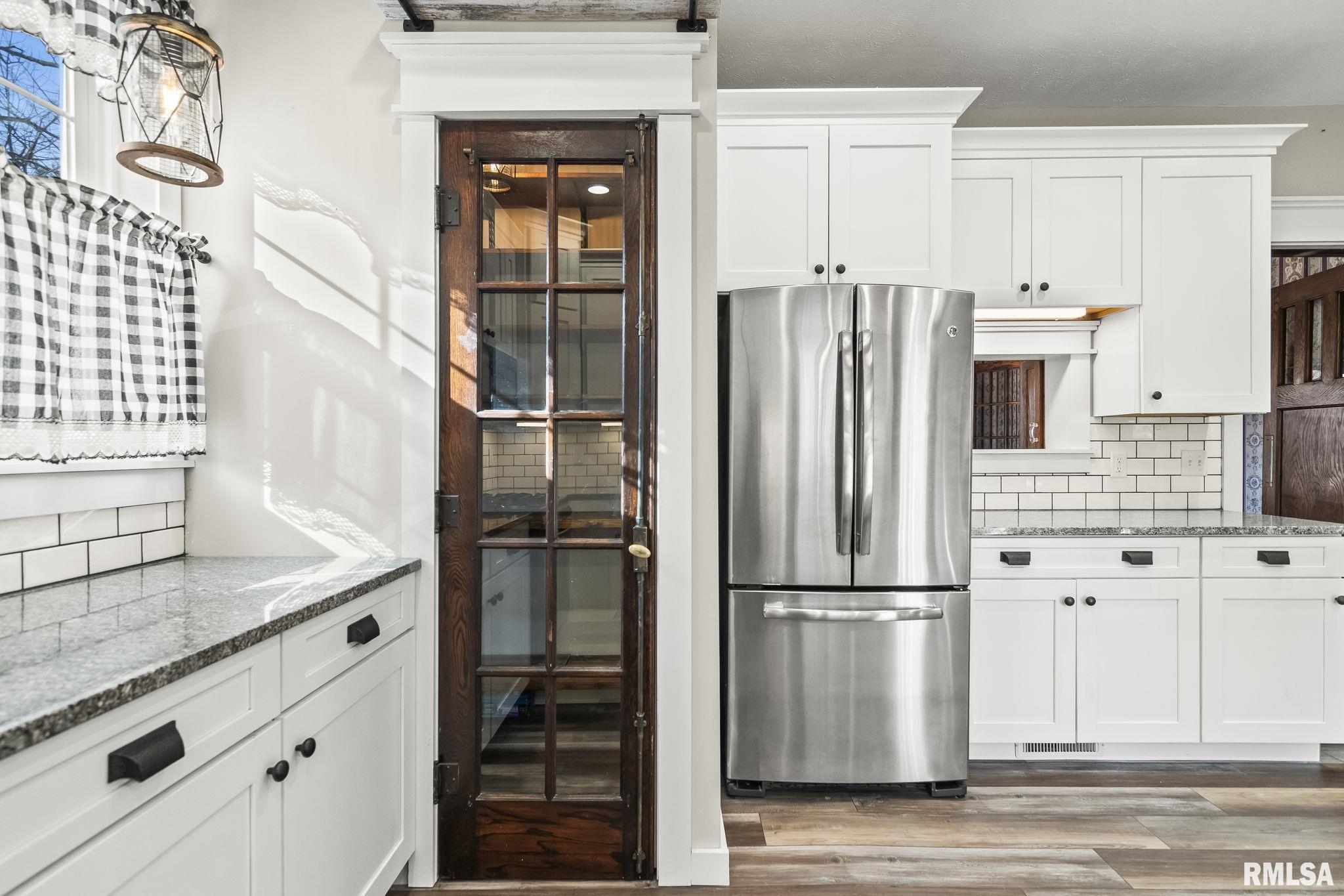 205 South 7th Street Girard, IL 62640 - Photo 8 of 63