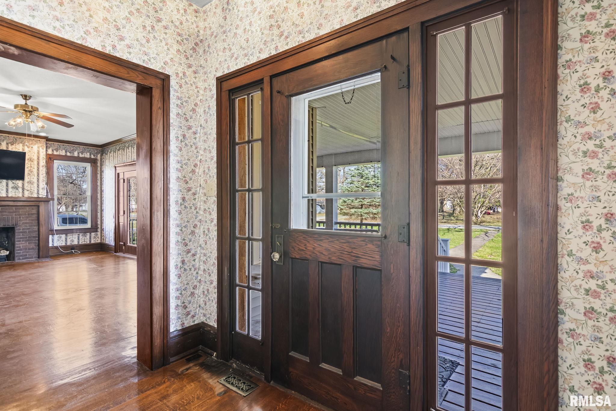 205 South 7th Street Girard, IL 62640 - Photo 9 of 63