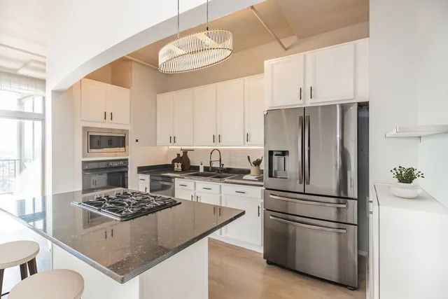 $389,900 | 1530 South State Street, Unit 14O, Chicago, IL 60605