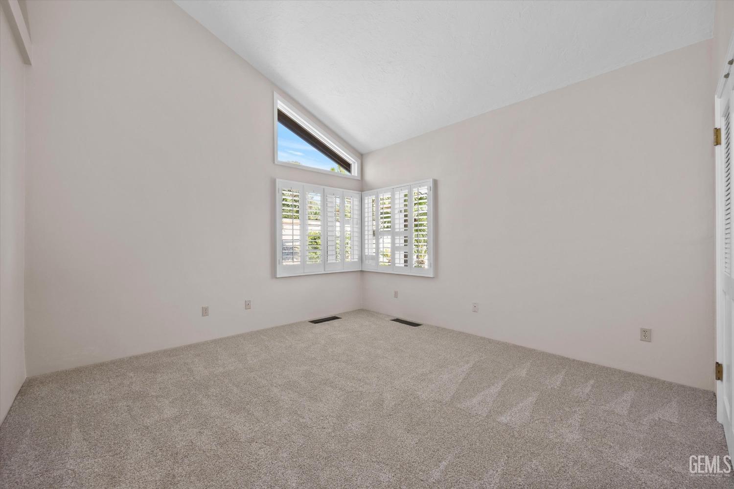 Undisclosed Address Bakersfield, CA 93306 - Photo 35 of 75 an empty room with windows