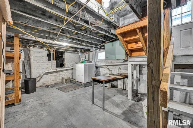 $209,900 | 214 North Kellogg Street, Yates City, IL 61572