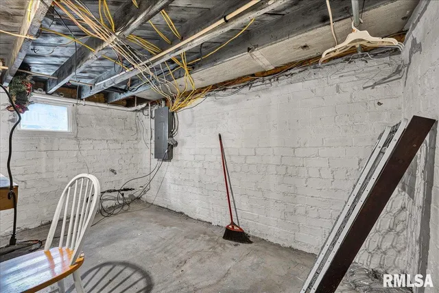 $209,900 | 214 North Kellogg Street, Yates City, IL 61572