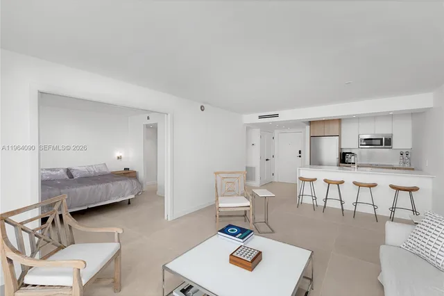 $3,500 | 345 Ocean Drive, Unit 321, Miami Beach, FL 33139