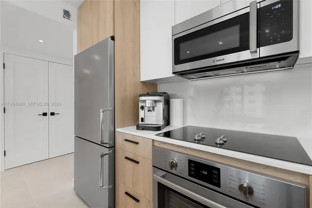 $3,500 | 345 Ocean Drive, Unit 321, Miami Beach, FL 33139