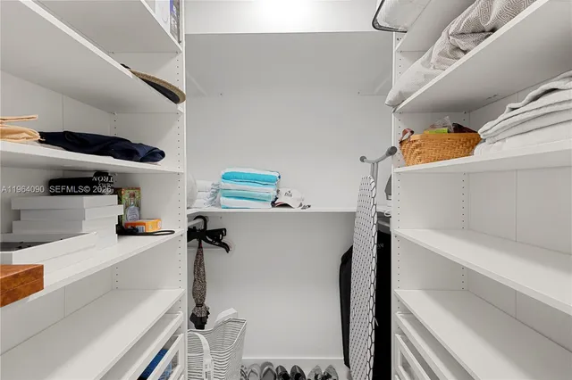 $3,500 | 345 Ocean Drive, Unit 321, Miami Beach, FL 33139