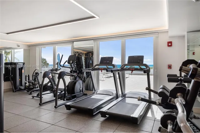 $3,500 | 345 Ocean Drive, Unit 321, Miami Beach, FL 33139