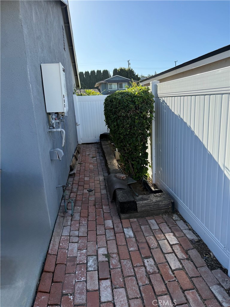 215 Delphia Avenue Brea, CA 92821 - Photo 4 of 5 Left side gate