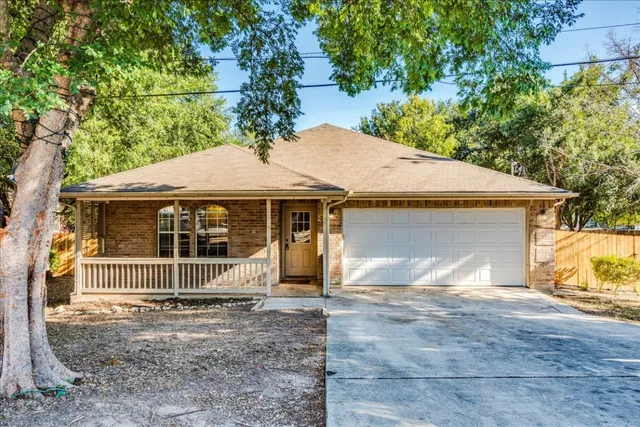 $1,800 | 100 Marek Drive, Kyle, TX 78640