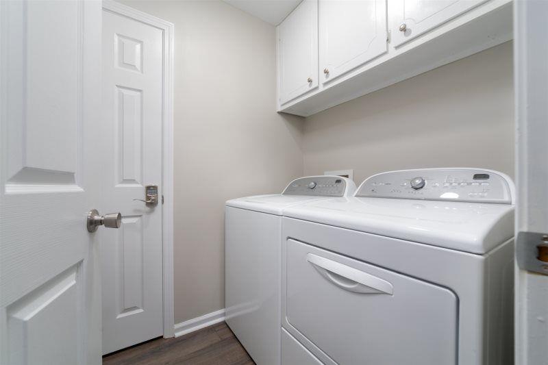39 Schwarzwald Strasse Helen, GA 30545 - Photo 11 of 25 a utility room with dryer and washer