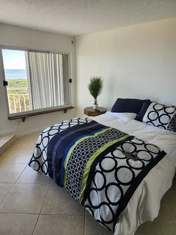 $3,000 | 3870 North Hwy A1A, Hutchinson Island, FL 34949