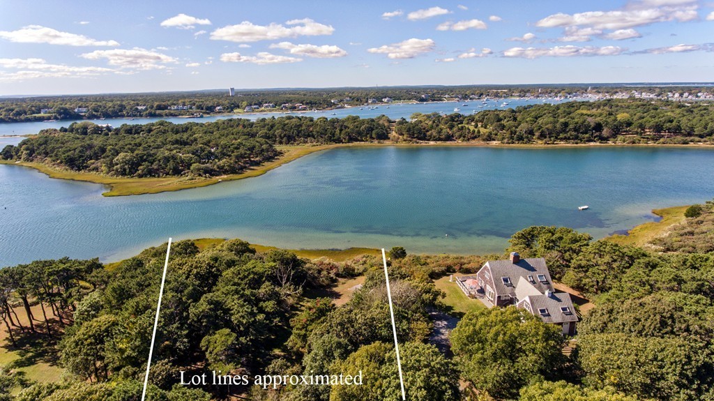 28 Litchfield Road Edgartown, MA 02539 - Photo 3 of 7