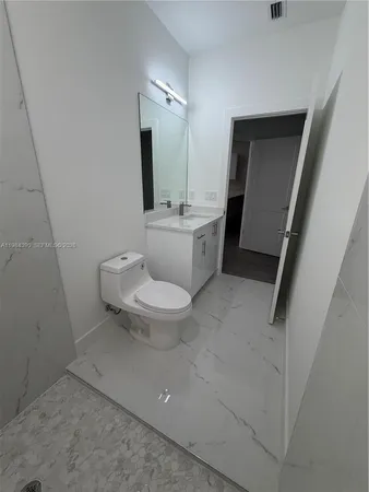 $2,000 | 723 Ivan Avenue South, Unit 723, Lehigh Acres, FL 33973