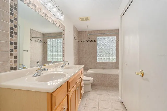 $525,000 | 2057 Brent Place, Palm Harbor, FL 34683