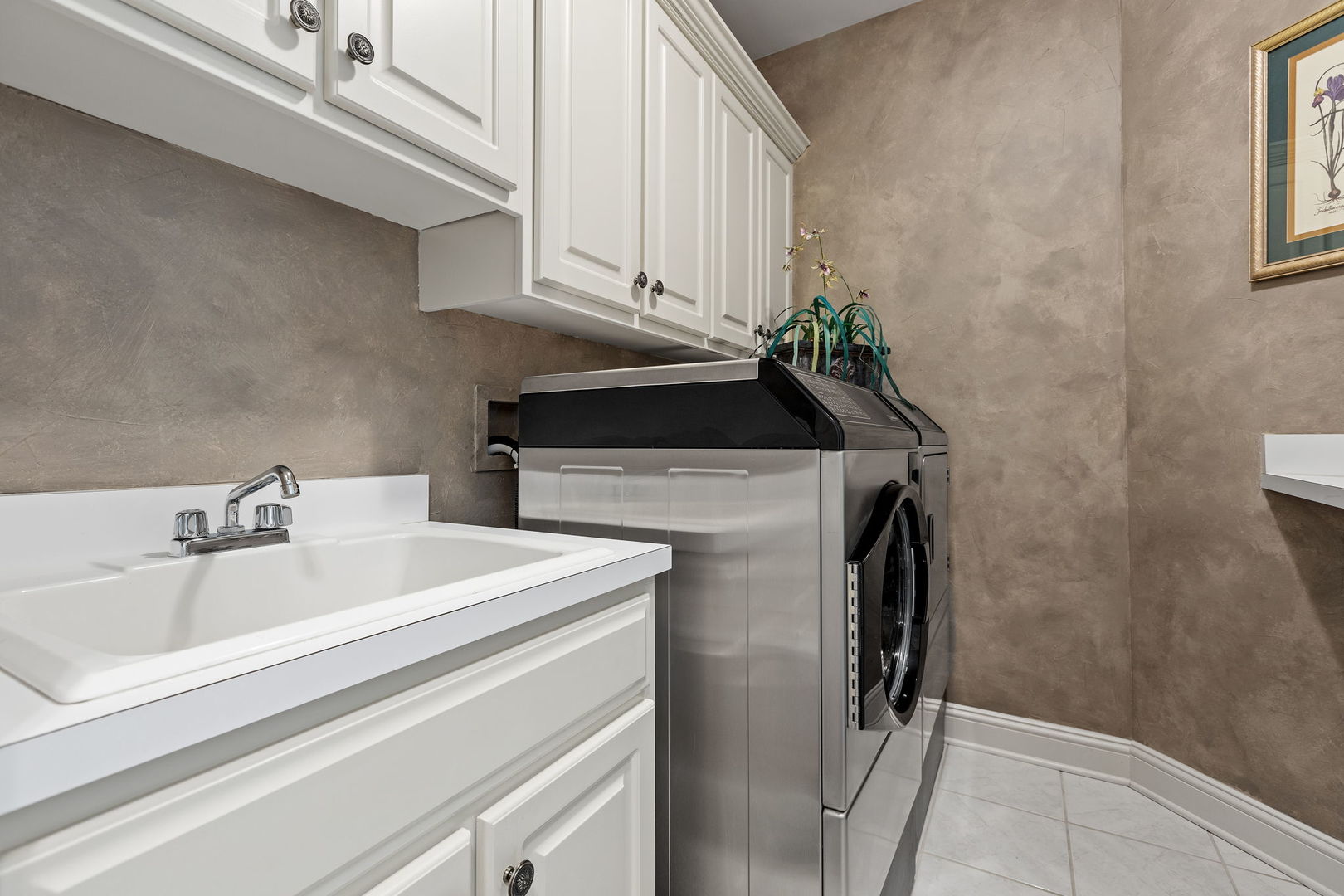 25565 South Tehle Road Elwood, IL 60421 - Photo 24 of 68 a utility room with dryer and washer