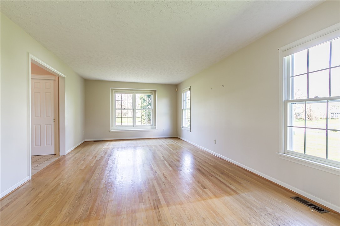 2 Brackley Circle Perinton, NY 14450 - Photo 11 of 39