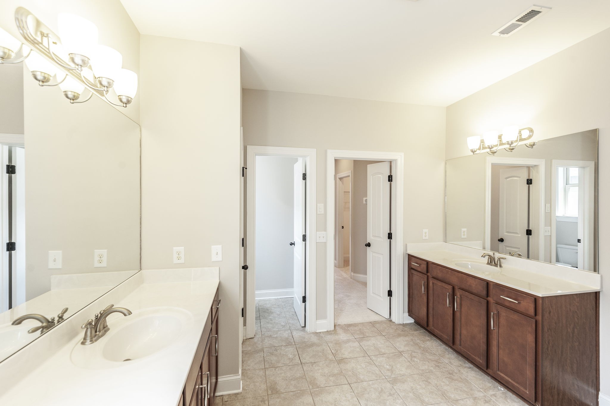152 Ashcrest Point Hendersonville, TN 37075 - Photo 37 of 63 a spacious bathroom with a tub sink and mirror