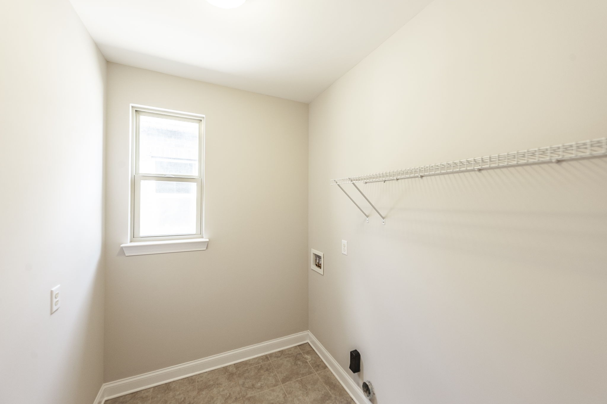 152 Ashcrest Point Hendersonville, TN 37075 - Photo 44 of 63 a view of a room that has a window in it