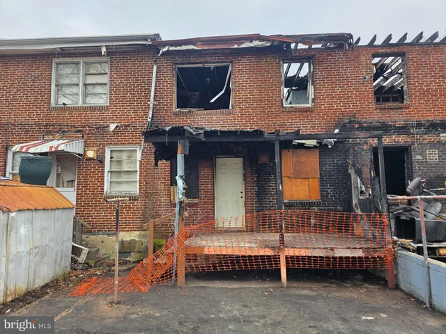 a view of a house with a outdoor space
