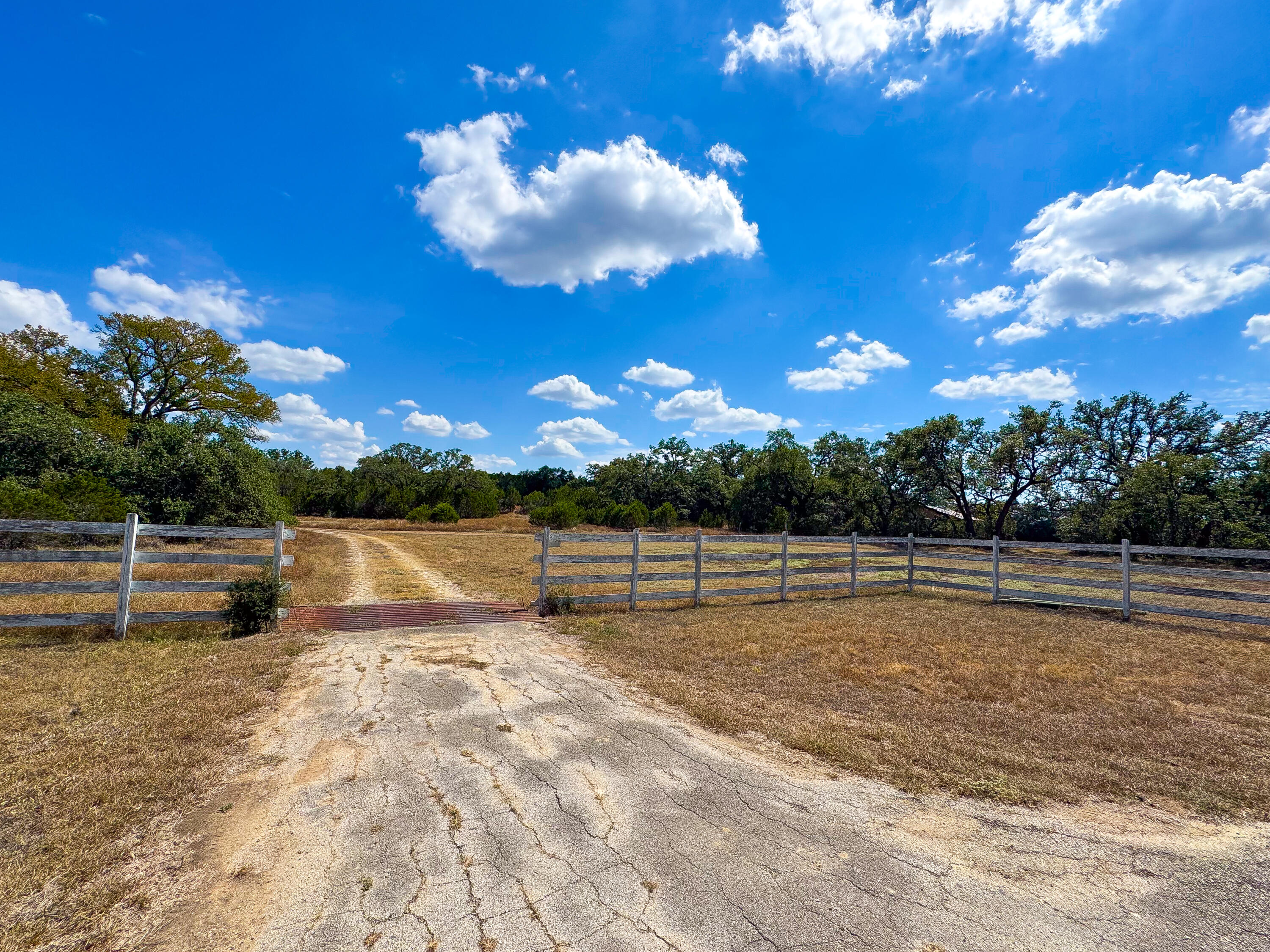 2775 Rust Spring Branch, TX 78070 - Photo 24 of 41 a view of a indoor swimming pool