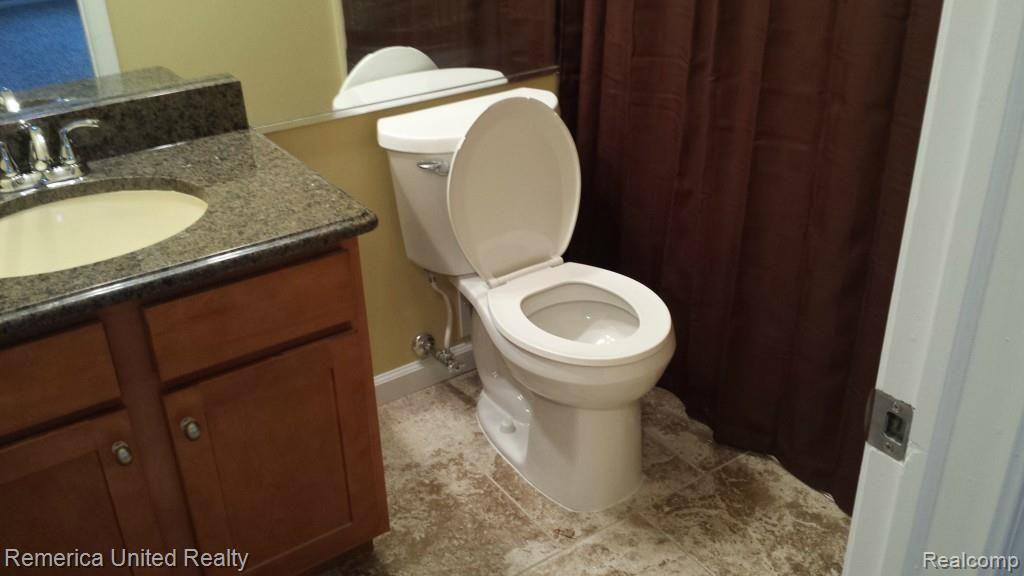 1004 High-Ridge Drive Canton, MI 48187 - Photo 8 of 15 hr full bath.jpg