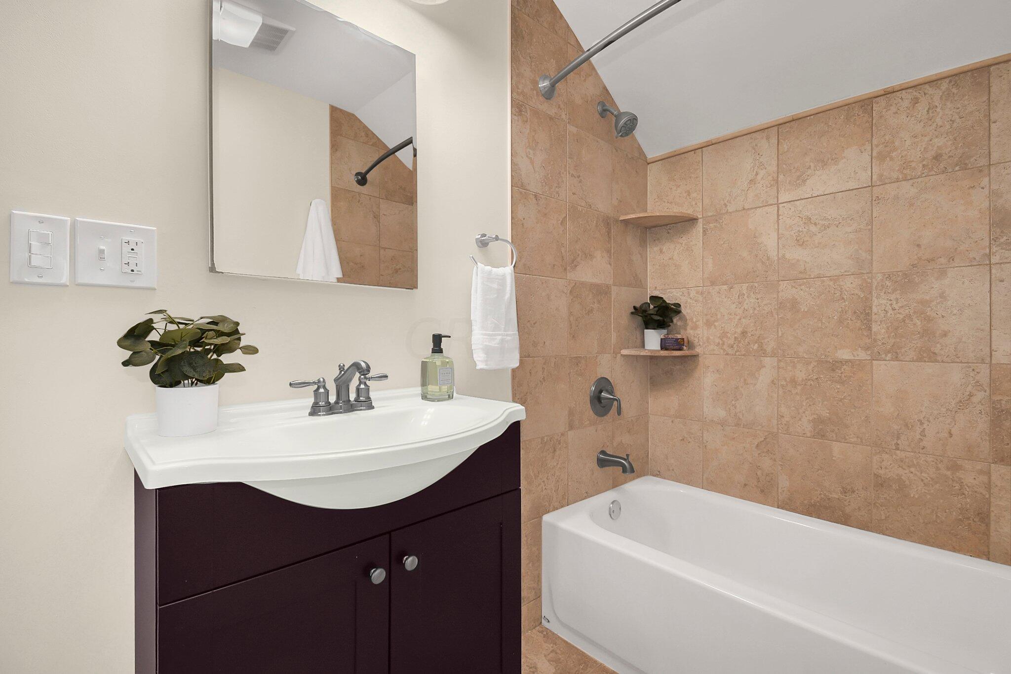 1920 Riverside Drive Columbus, OH 43221 - Photo 26 of 40 Full Bath - 2nd Floor