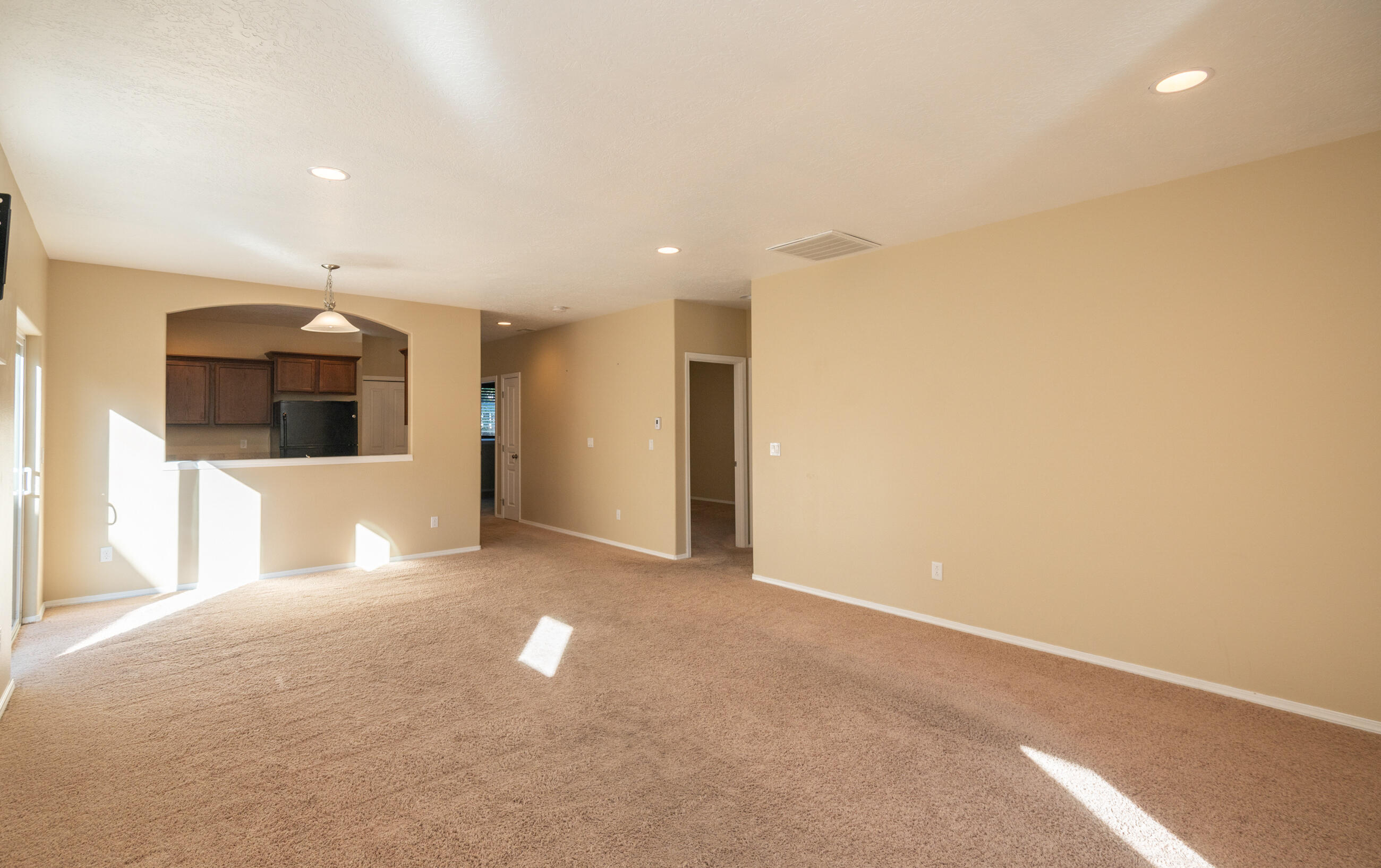 667 Northeast Mason Road Bend, OR 97701 - Photo 3 of 22 667 NE Mason Rd (3)