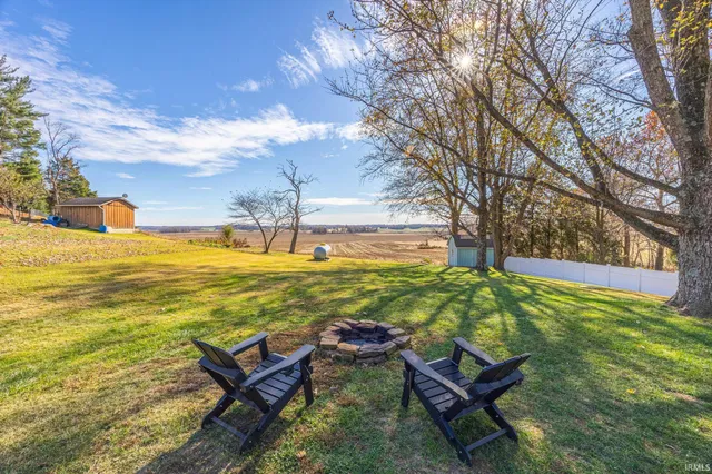 $272,500 | 736 East Schnellville Road, Jasper, IN 47546