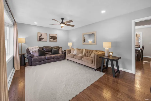 $272,500 | 736 East Schnellville Road, Jasper, IN 47546