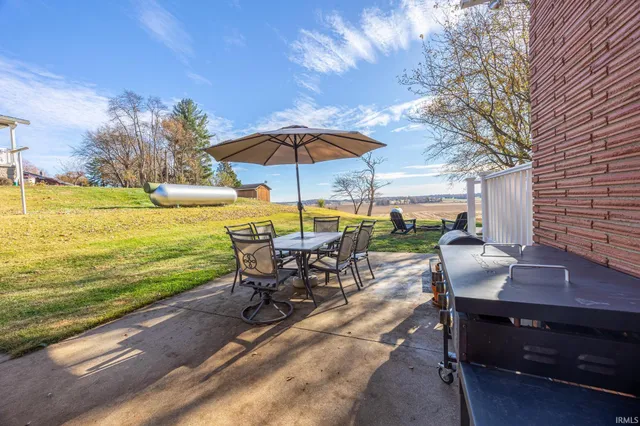 $272,500 | 736 East Schnellville Road, Jasper, IN 47546