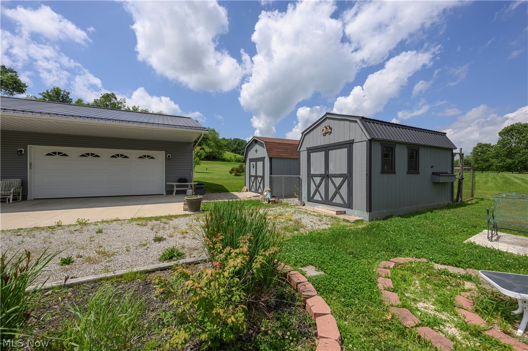 9427 Stonecreek Road Southwest Newcomerstown, OH 43832 - Photo 4 of 29 Yard