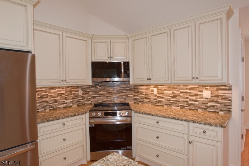 673 Glendale Road Franklin Lakes, NJ 07417 - Photo 7 of 19