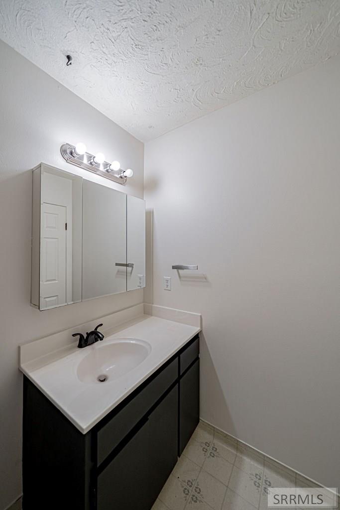 2090 Heather Lane Ammon, ID 83406 - Photo 46 of 66 Gallery Image 46