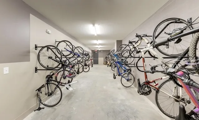 $2,850 | 1420 West Diehl Road, Unit 341, Naperville, IL 60563