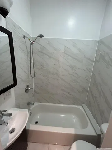 $4,500 | 419 West 44th Street, Unit 1W | Hell's Kitchen