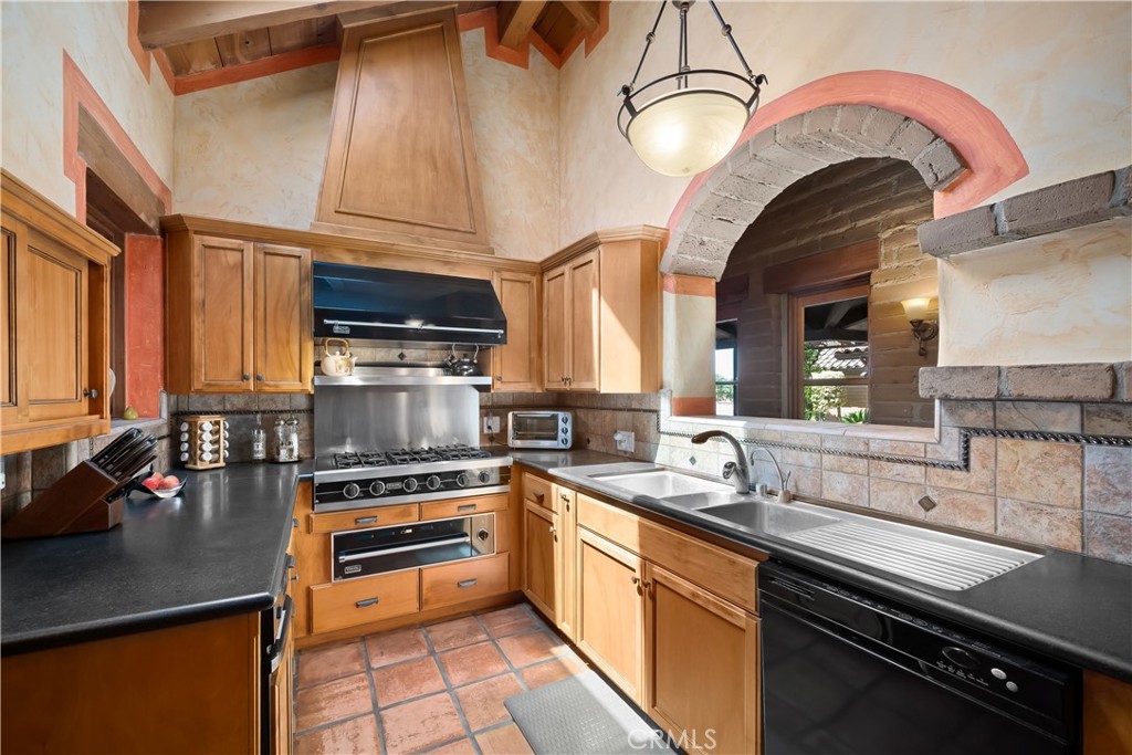 2995 Pleasant Road San Miguel, CA 93451 - Photo 14 of 70 Kitchen